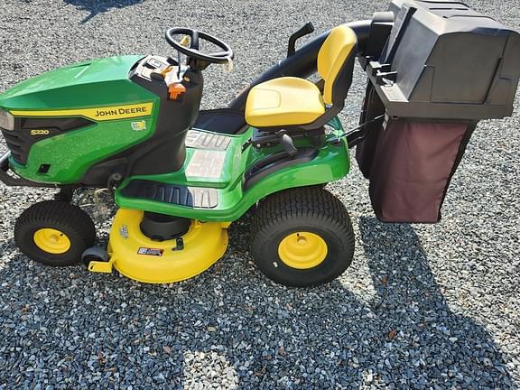 Image of John Deere S220 equipment image 4