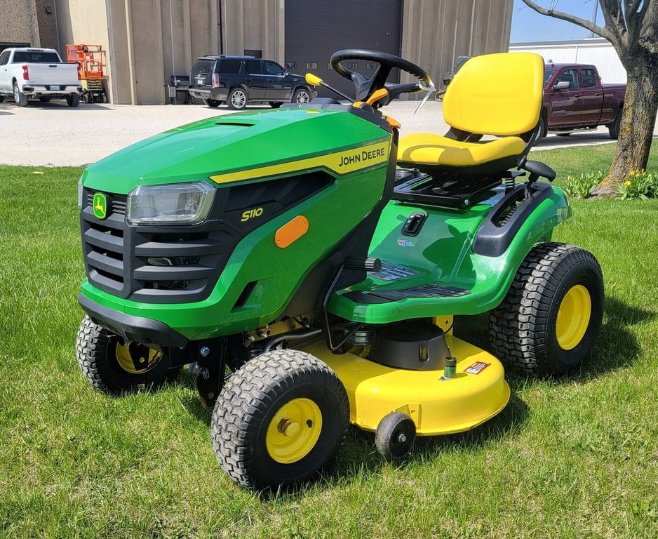 2022 John Deere S110 Image