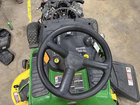 Image of John Deere S140 equipment image 4