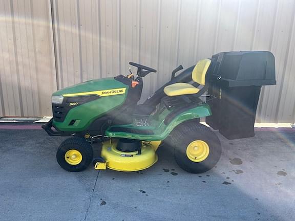 Image of John Deere S220 Primary image