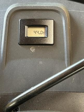 Image of John Deere S220 equipment image 4