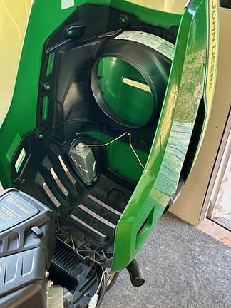 Image of John Deere S220 equipment image 2
