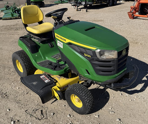Image of John Deere S220 Primary image