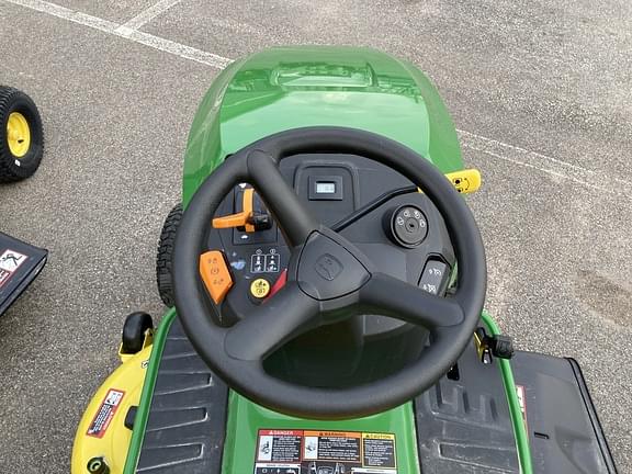 Image of John Deere S220 equipment image 4