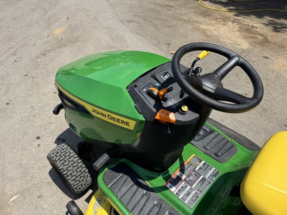 Image of John Deere S220 equipment image 4