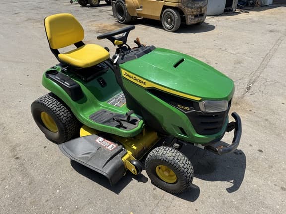 Image of John Deere S220 equipment image 2
