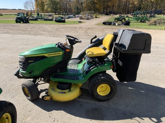 Main image John Deere S220