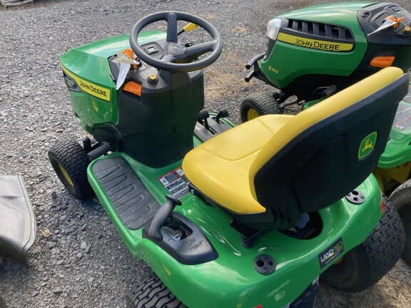 Image of John Deere S220 equipment image 3