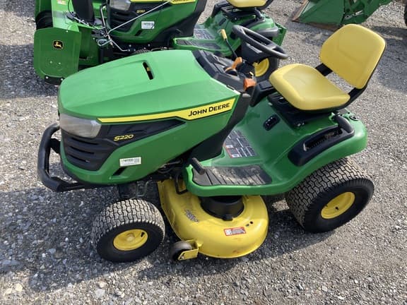 Image of John Deere S220 Primary image
