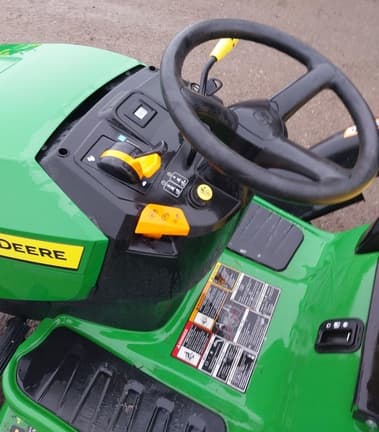 Image of John Deere S220 equipment image 4