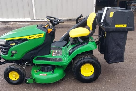 Image of John Deere S220 equipment image 2