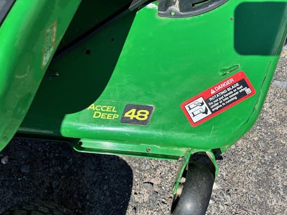 Image of John Deere S240 equipment image 4