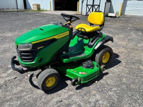 Image of John Deere S240 equipment image 1