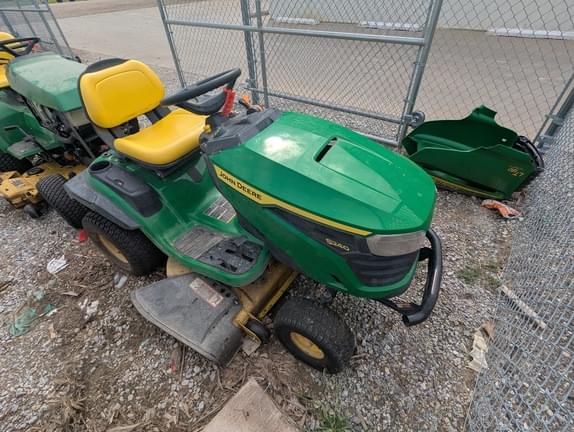 Image of John Deere S240 equipment image 4