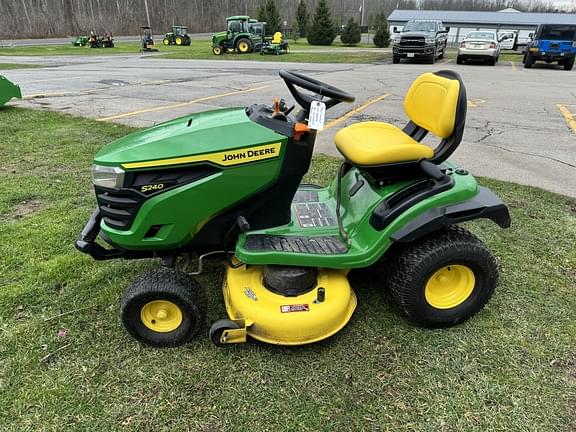 Image of John Deere S240 equipment image 3