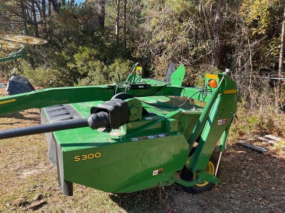 Image of John Deere S300 equipment image 4