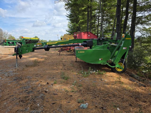 Image of John Deere S300 equipment image 4