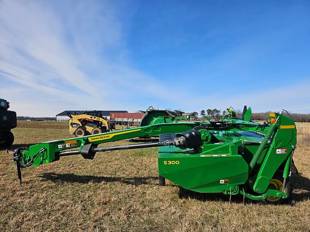 Image of John Deere S300 equipment image 4