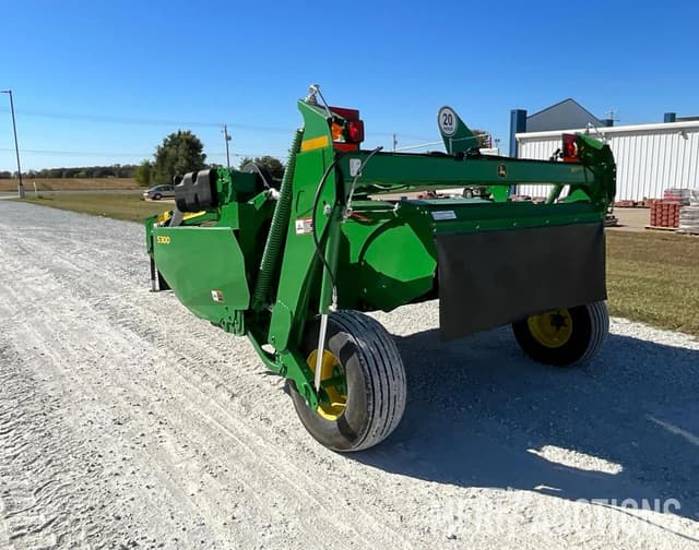 Image of John Deere S300 equipment image 2