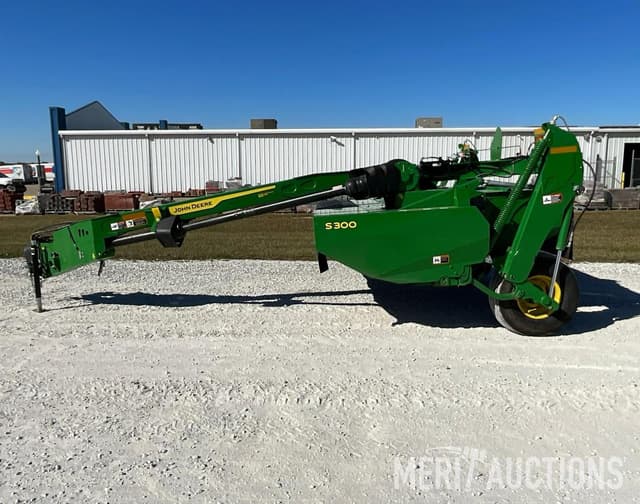 Image of John Deere S300 equipment image 1