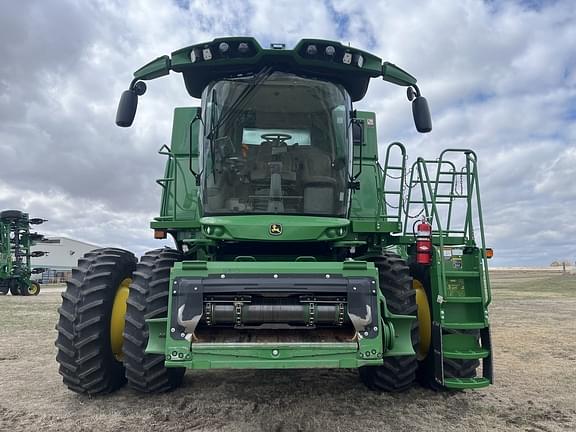 Image of John Deere S760 equipment image 1