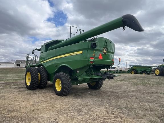 Image of John Deere S760 equipment image 2
