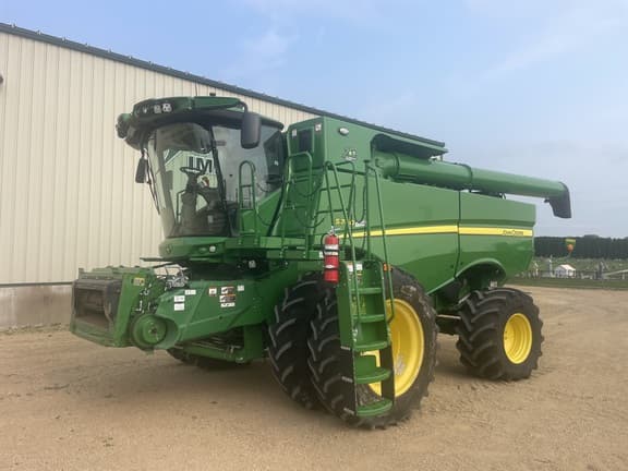 Image of John Deere S760 equipment image 1