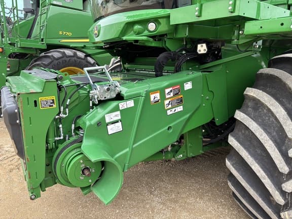 Image of John Deere S760 equipment image 2
