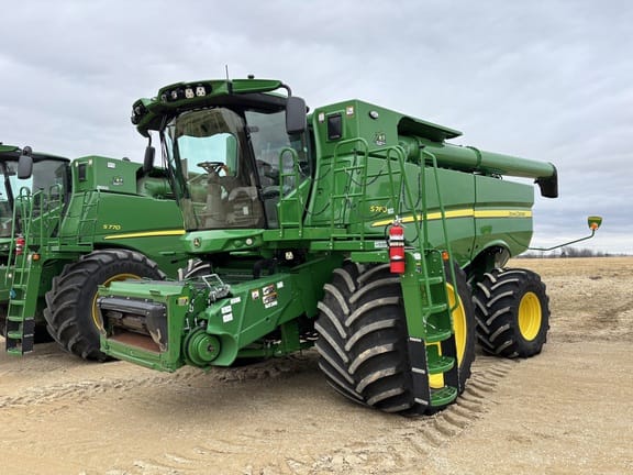 2022 John Deere S760 Equipment Image0