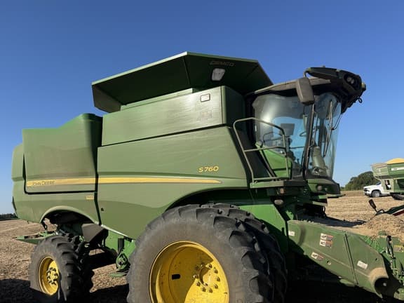 Image of John Deere S760 equipment image 1