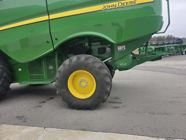 Image of John Deere S760 equipment image 2