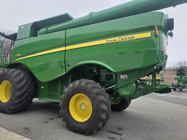 Image of John Deere S760 equipment image 1