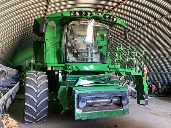Image of John Deere S760 equipment image 1