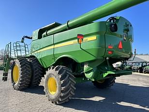 Main image John Deere S760 8