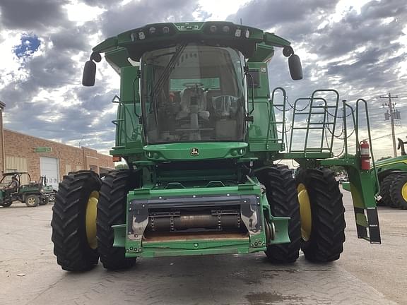 Image of John Deere S760 equipment image 1