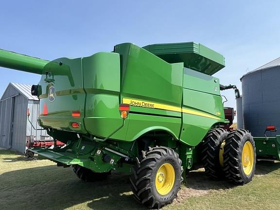 Image of John Deere S760 Image 0