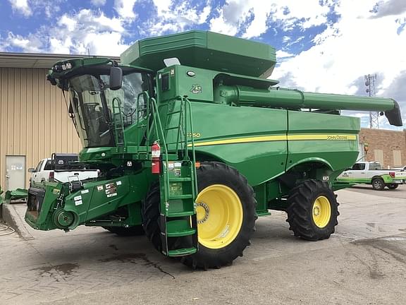 Image of John Deere S760 equipment image 2