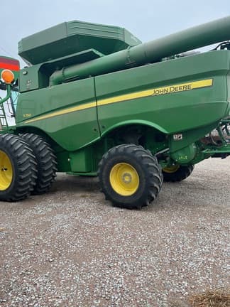 Image of John Deere S760 equipment image 1