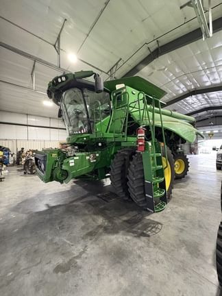 2022 John Deere S760 Equipment Image0
