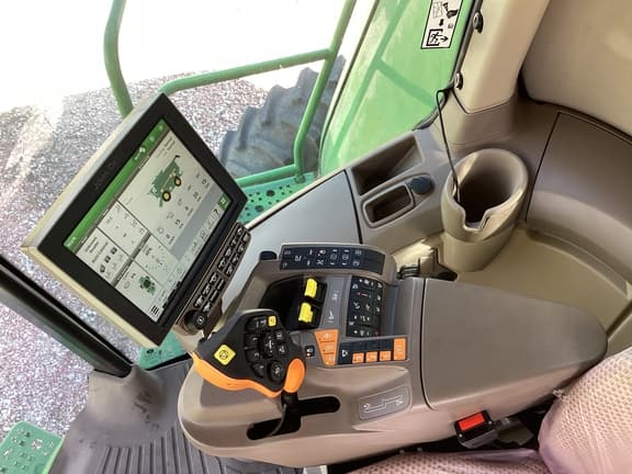 Image of John Deere S760 equipment image 4