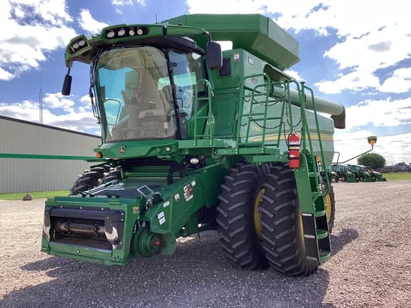 Image of John Deere S760 equipment image 2