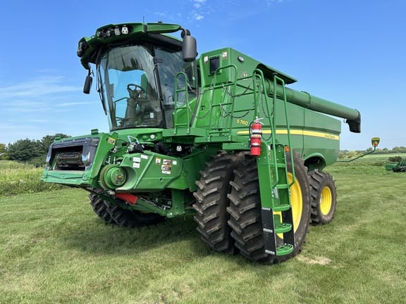 Main image John Deere S760
