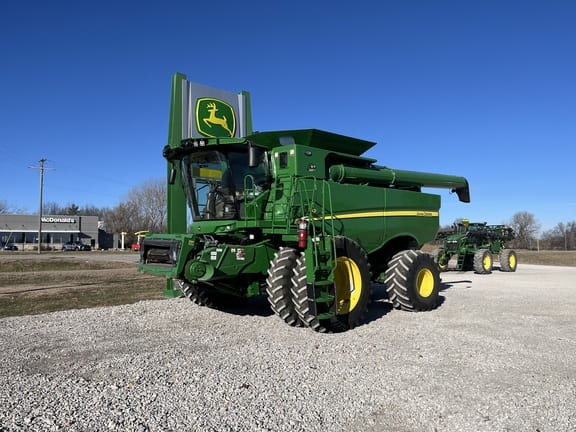 2022 John Deere S760 Equipment Image0
