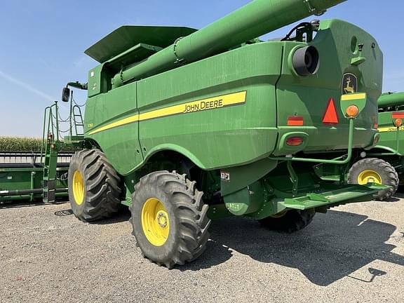 Image of John Deere S760 equipment image 1