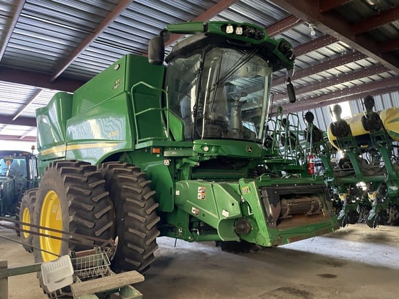 Combines image
