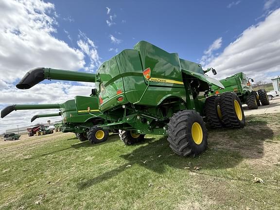 Image of John Deere S760 equipment image 2