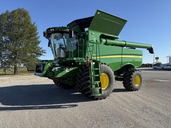 Image of John Deere S760 Primary image
