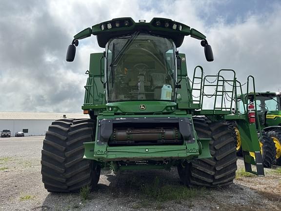 Image of John Deere S760 equipment image 1