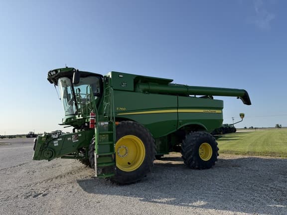 Image of John Deere S760 Primary image