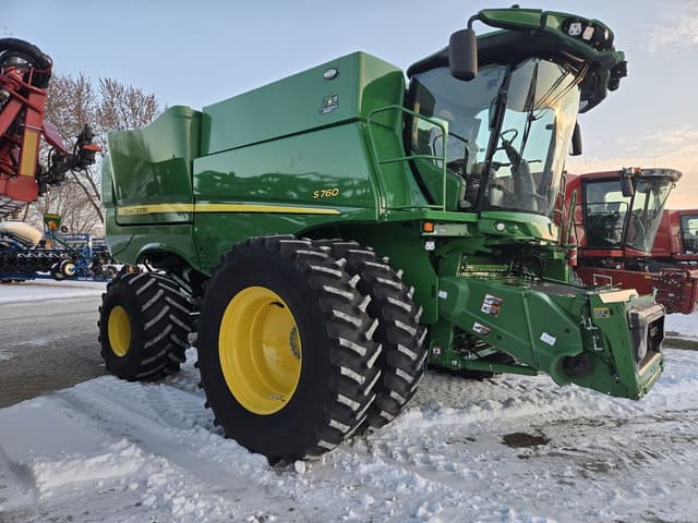 Image of John Deere S760 equipment image 1